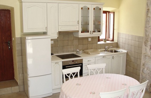 Komiza Apartment | Two bedroom apartment with terrace Komiža (Vis) (A-9247-a)