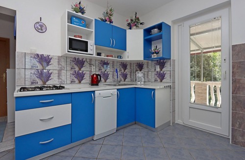 Lopar Apartment | Two bedroom apartment with terrace and sea view Lopar, Rab (A-18005-b)