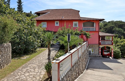 Lopar Apartment | Two bedroom apartment with terrace and sea view Lopar, Rab (A-18005-b)