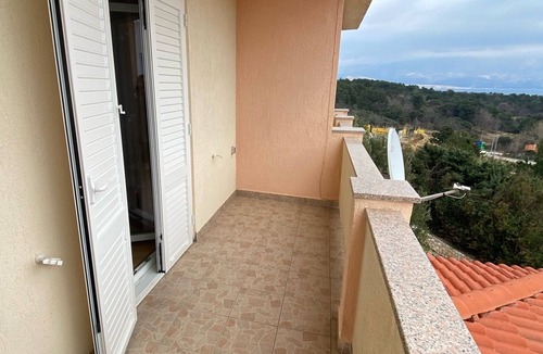 Lopar Apartment | Two bedroom apartment with balcony and sea view Lopar, Rab (A-23747-b)
