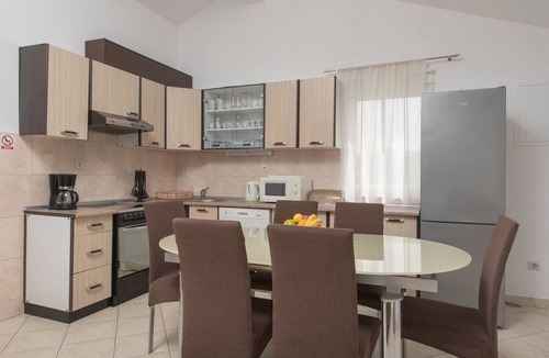 Poljica Apartment | Two bedroom apartment with terrace and sea view Poljica, Trogir (A-11103-b)
