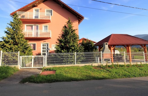 Otocac Apartment | Two bedroom apartment with balcony Čovići, Velebit (A-14302-a)