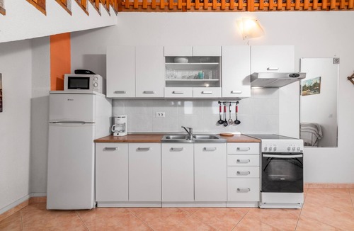 Cancini Apartment | Two bedroom apartment with terrace Cancini, Poreč (A-24335-c)