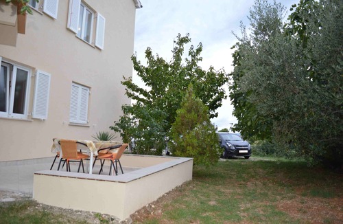 Punat Apartment | Two bedroom apartment with terrace Punat, Krk (A-16307-b)