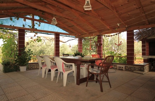 Ugljan Apartment | Two bedroom apartment with terrace Ugljan (A-8479-a)