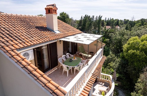 Muline Apartment | Two bedroom apartment with terrace and sea view Muline, Ugljan (A-8521-b)