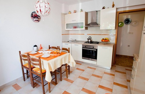 Vrbnik Apartment | Two bedroom apartment with terrace and sea view Vrbnik, Krk (A-5392-a)
