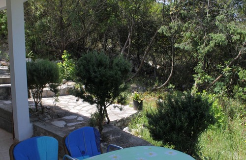 Pokrivenik Apartment | Two bedroom apartment with terrace Cove Zarace (Gdinj), Hvar (A-4597-b)