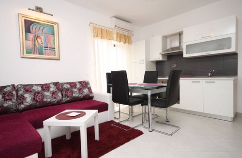 Ivan Dolac Apartment | Two bedroom apartment with terrace and sea view Ivan Dolac, Hvar (A-8734-f)
