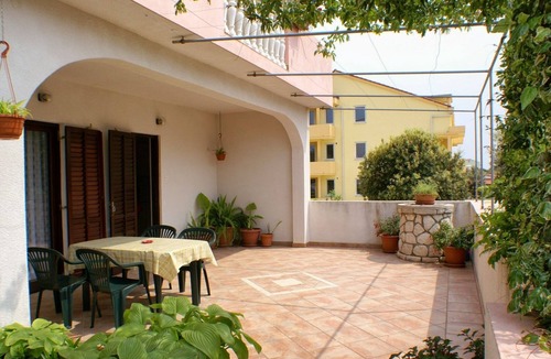 Mandre Apartment | Two bedroom apartment with terrace Mandre (Pag) (A-523-b)