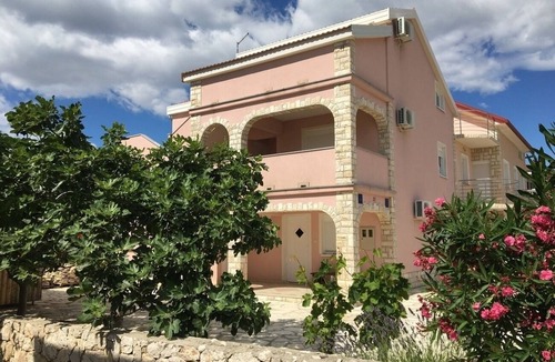 Kolan Apartment | Two bedroom apartment with terrace and sea view Mandre, Pag (A-6507-a)