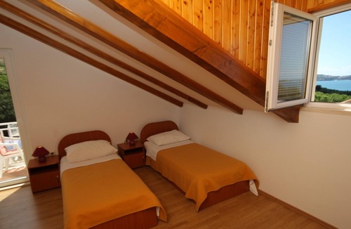 Mlini Apartment | Two bedroom apartment with balcony and sea view Mlini, Dubrovnik (A-8835-c)