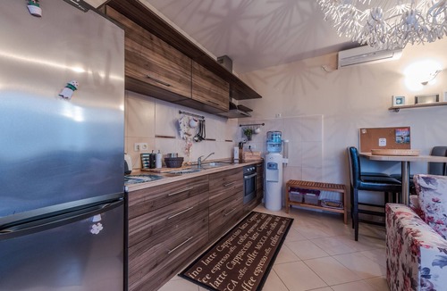 Sutomiscica Apartment | Two bedroom apartment with terrace and sea view Sutomišćica, Ugljan (A-13872-a)