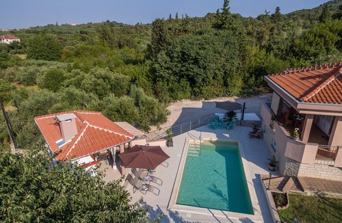 Sutomiscica Apartment | Two bedroom apartment with terrace and sea view Sutomišćica, Ugljan (A-13872-a)