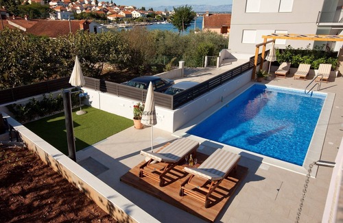 Preko Apartment | Two bedroom apartment with terrace Preko, Ugljan (A-14163-b)