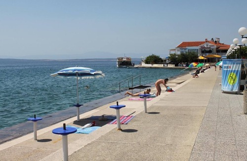Selce Apartment | Two bedroom apartment with terrace Selce, Crikvenica (A-15063-a)