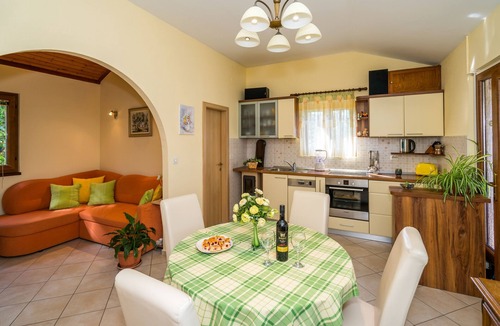 Necujam Apartment | Two bedroom apartment with terrace and sea view Nečujam (Šolta) (A-2090-a)