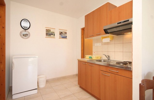 Susak Apartment | Two bedroom apartment with terrace Susak, Lošinj (A-8050-d)