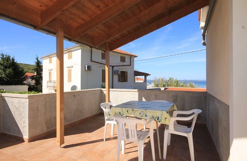 Susak Apartment | Two bedroom apartment with terrace and sea view Susak, Lošinj (A-8050-e)