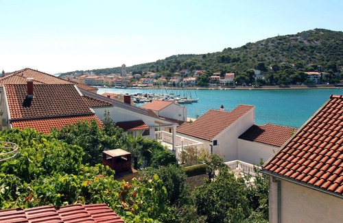 Tijesno Apartment | Two bedroom apartment with terrace and sea view Tisno (Murter) (A-5136-b)