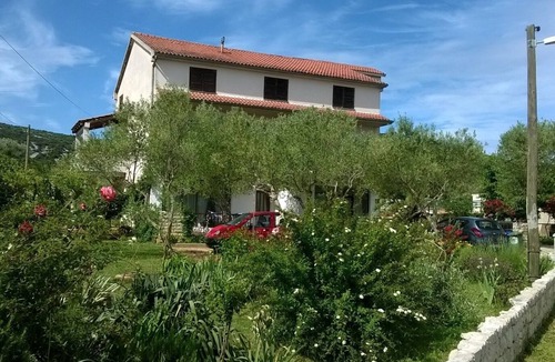 Tkon Apartment | Two bedroom apartment with terrace and sea view Tkon, Pašman (A-16275-a)