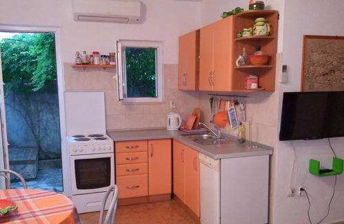 Bol Apartment | Two bedroom apartment with terrace Bol, Brač (A-8736-a)