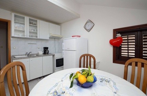Zavalatica Apartment | Two bedroom apartment with terrace and sea view Zavalatica (Korčula) (A-14204-b)
