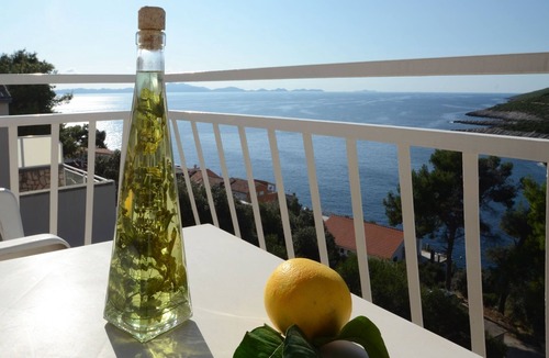 Zavalatica Apartment | Two bedroom apartment with terrace and sea view Zavalatica (Korčula) (A-14204-b)