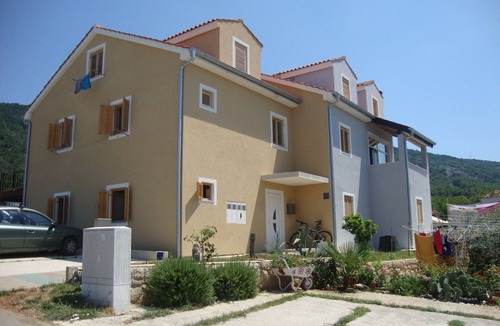Cres Apartment | Two bedroom apartment with terrace Cres (A-15672-a)