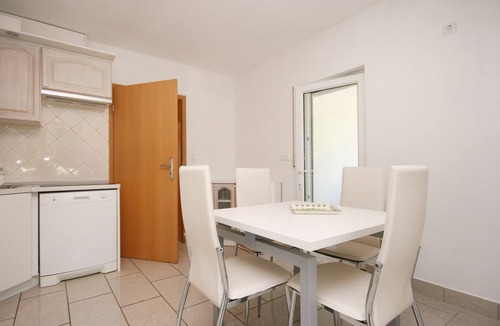 Pinezici Apartment | Two bedroom apartment with terrace Pinezići, Krk (A-5464-b)