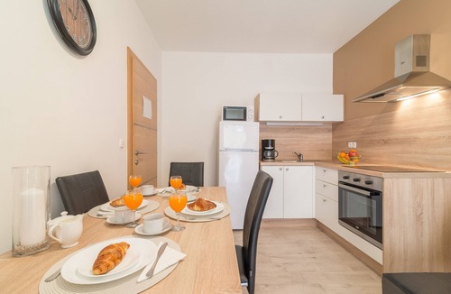 Nin Apartment | Two bedroom apartment with terrace Nin, Zadar (A-5666-a)