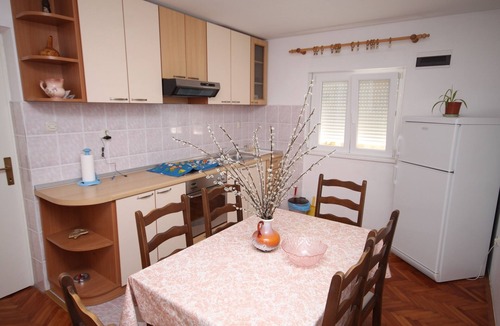Nin Apartment | Two bedroom apartment with terrace Nin, Zadar (A-6125-b)