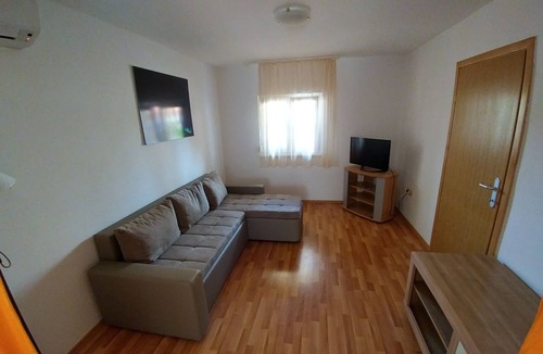 Nin Apartment | Two bedroom apartment with terrace Nin, Zadar (A-6125-b)