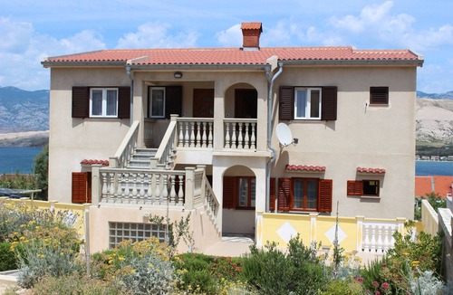 Pag Apartment | Two bedroom apartment with terrace and sea view Pag (A-6535-b)