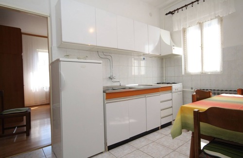 Vintijan Apartment | Two bedroom apartment with terrace Pula (A-7647-b)