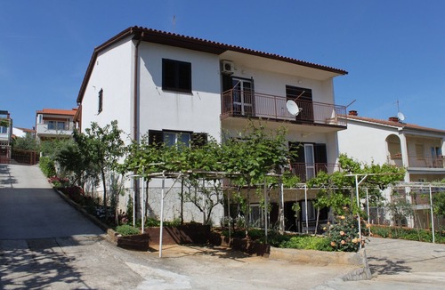 Vintijan Apartment | Two bedroom apartment with terrace Pula (A-7647-b)