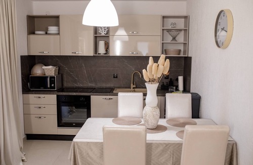 Banjol Apartment | Two bedroom apartment with terrace Banjol, Rab (A-5041-a)
