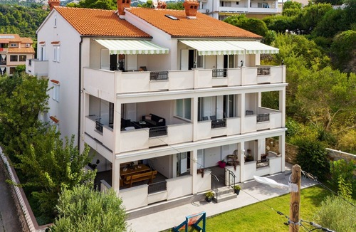 Palit Apartment | Two bedroom apartment with balcony Palit, Rab (A-5044-b)