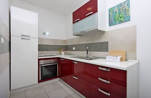 Banjol Apartment | Two bedroom apartment with terrace Banjol, Rab (A-12838-a)