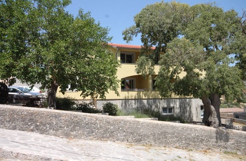Island Dugi Otok Apartment | Two bedroom apartment with terrace Sali, Dugi otok (A-8137-a)