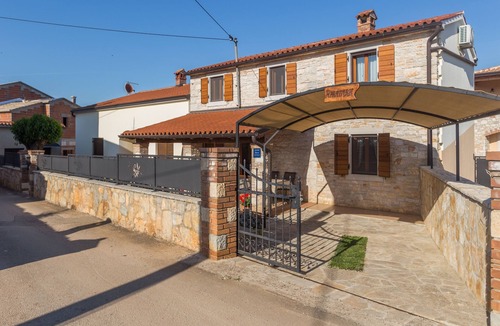 Tar Apartment | Two bedroom apartment with terrace Tar, Poreč (A-13245-a)