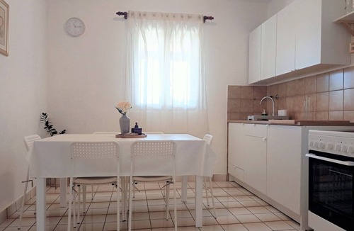 Rukavac Apartment | Two bedroom apartment with terrace Rukavac, Vis (A-8496-a)