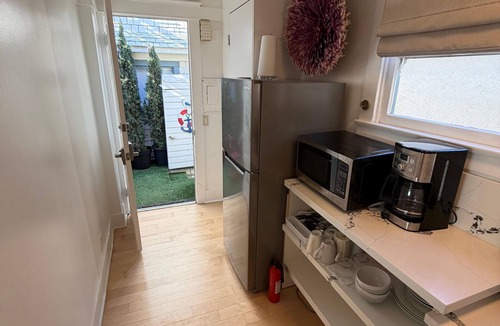 Downtown Apartment | Two bedroom apt on the beach with ocean view!