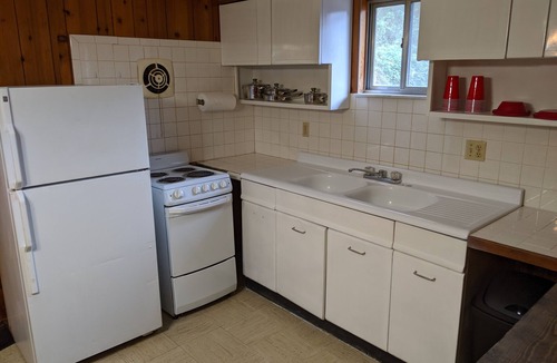 Cadiz Cabin | Two Bedroom Cabin adjacent to Lake Barkley State Park