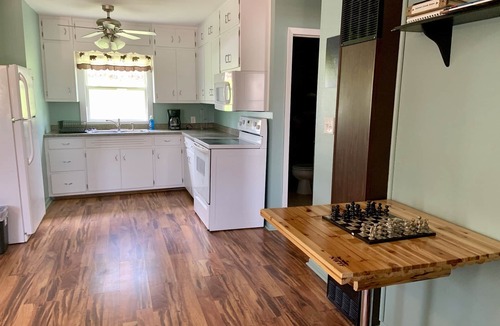 Hot Springs Cabin | Two bedroom cabin, private lake, pet friendly