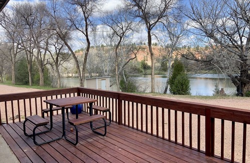 Hot Springs Cabin | Two bedroom cabin, private lake, pet friendly