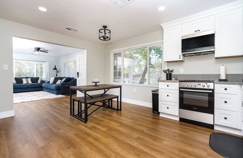 Alpine Cottage | Two Bedroom cottage sleeps 6 & just 7 min from Viejas Casino