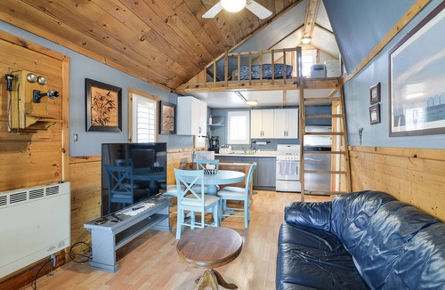 Muskoka Lakes Cottage | Two Bedroom Cottage with Loft Close To Bala