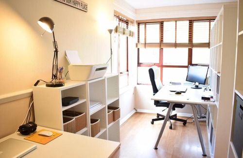 Rotherhithe Apartment | Two Bedroom Flat in Canada Water Sleeps 6