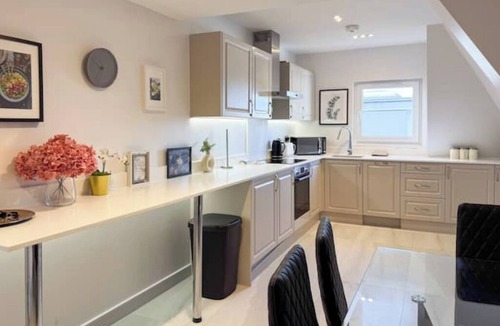 East Hagbourne Apartment | Two Bedroom Flat in Didcot (Sleeps 7)